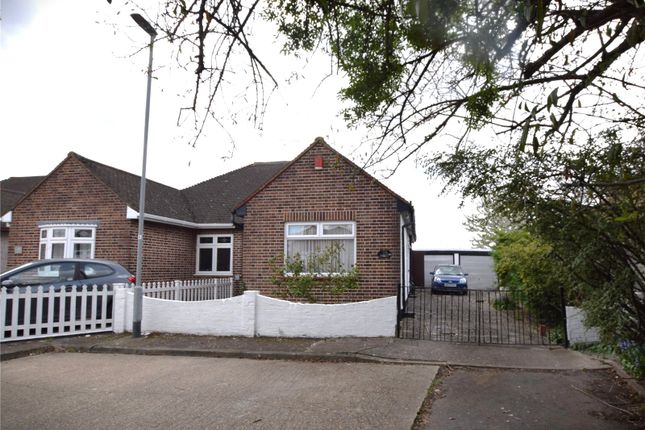 2 bed property, in Purland Close, £400,000