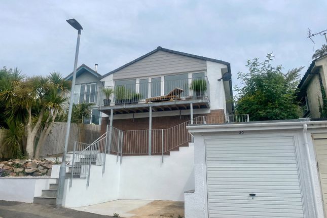 2 bed property, in Pellew Way, £325,000