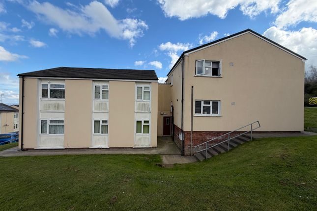 2 bed property, in Heol Bathafarn, £76,000
