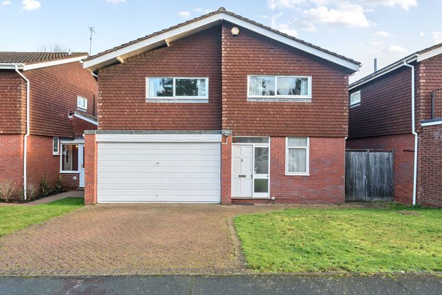 4 bed property, in Chesterfield Drive, £800,000