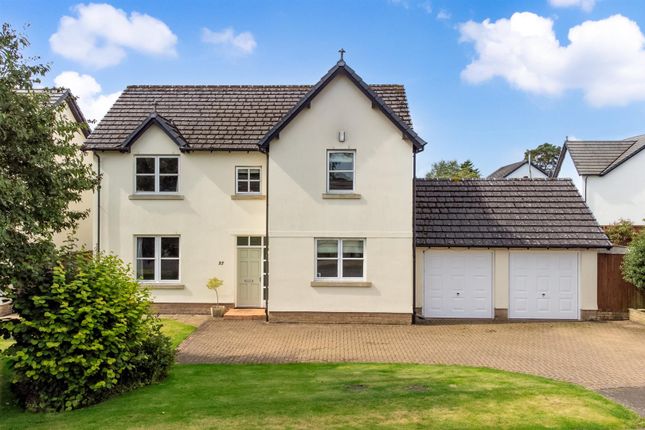 4 bed property, in 27 Buccleuch Chase, £450,000