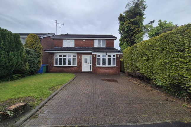 5 bed property, in Petrel Close, £425,000
