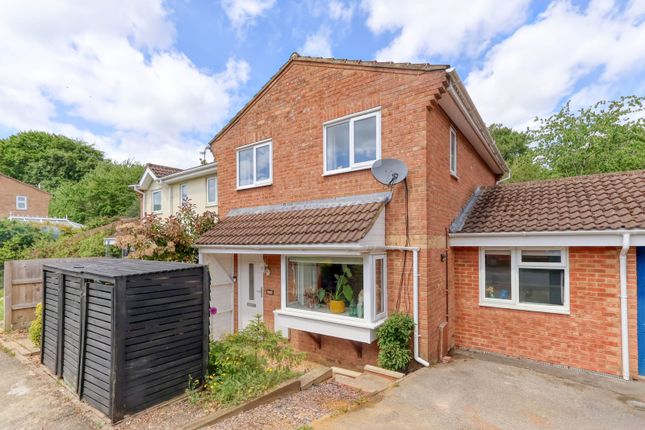 3 bed property, in Rushbrooke Close, £425,000