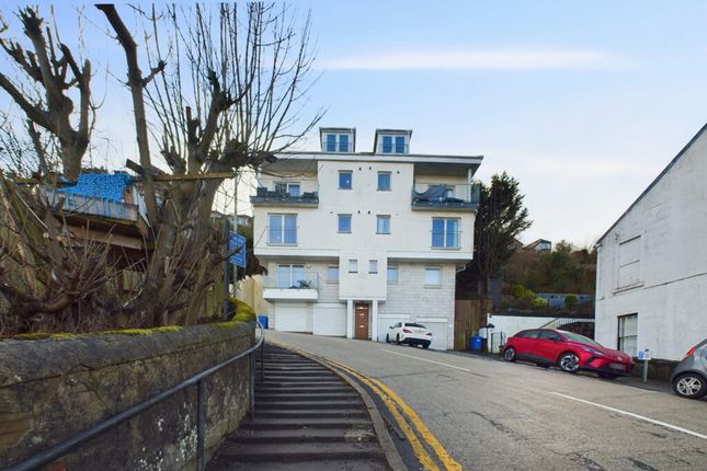 3 bed property, in Flat A, £180,000