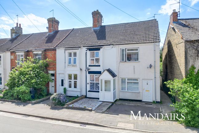3 bed property, in New Road, £180,000