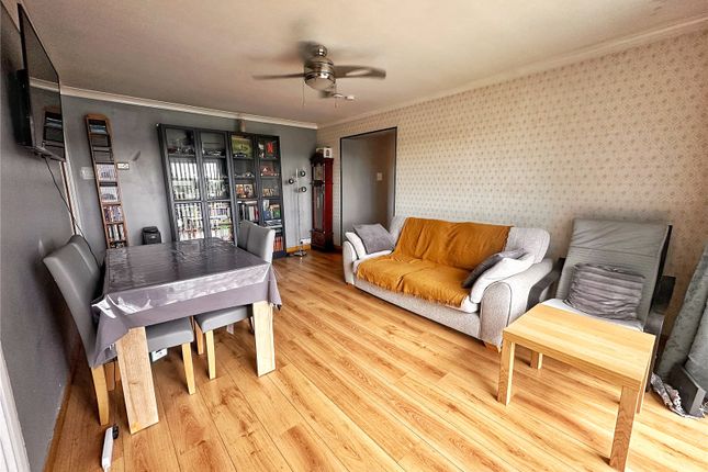 1 bed property, in Baguley Crescent, £85,000