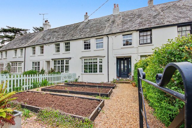 3 bed property, in Botley Road, £495,000