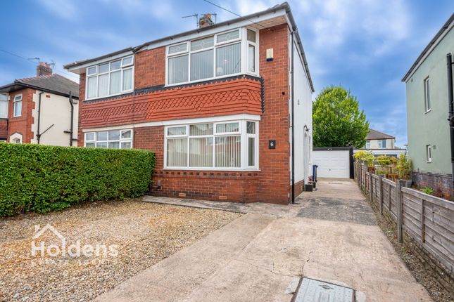 2 bed property, in Conway Avenue, £175,000