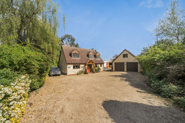 3 bed property, in Dowsdale, £675,000