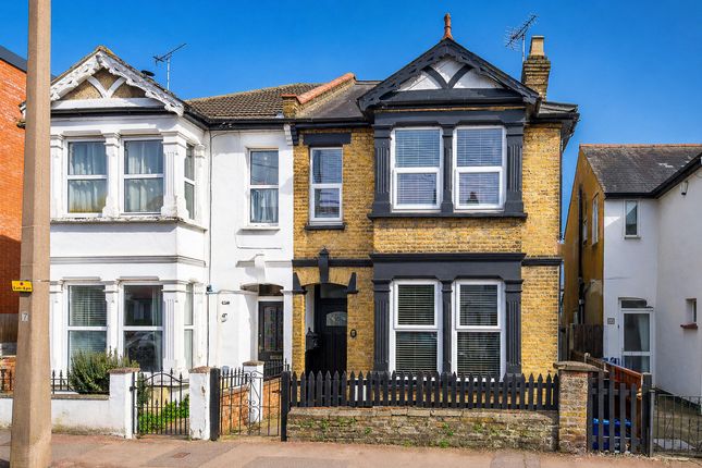 4 bed property, in Cranleigh Drive, £450,000