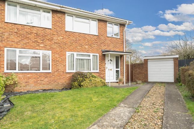 3 bed property, in Braden Close, £400,000