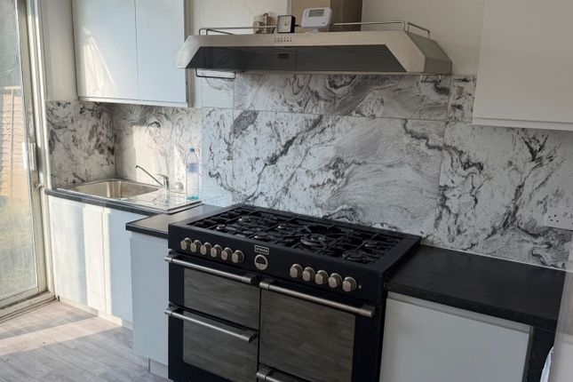 4 bed property, in London SW17, £750,000