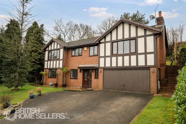 3 bed property, in Cheddleton Park Avenue, £499,000