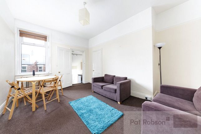 2 bed property, in Kelvin Grove, £165,000