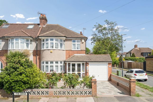 3 bed property, in The Drive, £749,950