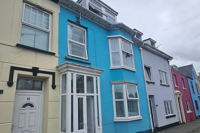 5 bed property, in Alexandra Road, £290,000