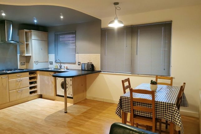 2 bed property, in Leadmill Street, £120,000