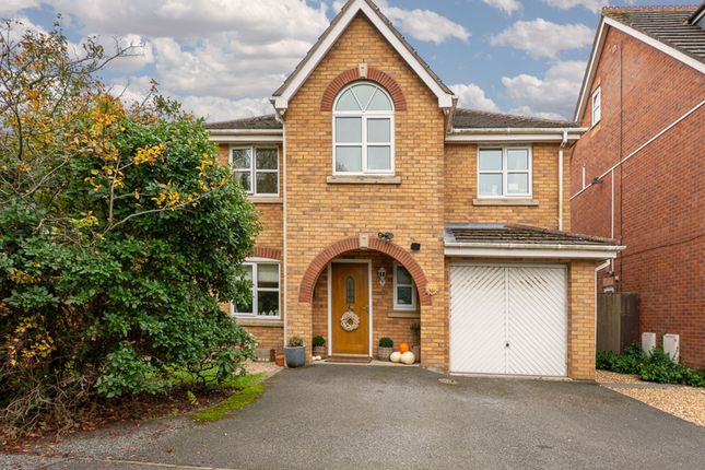 4 bed property, in Kew House Drive, £325,000