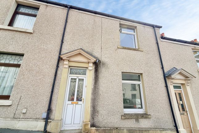 2 bed property, in Hafod Street, £125,000