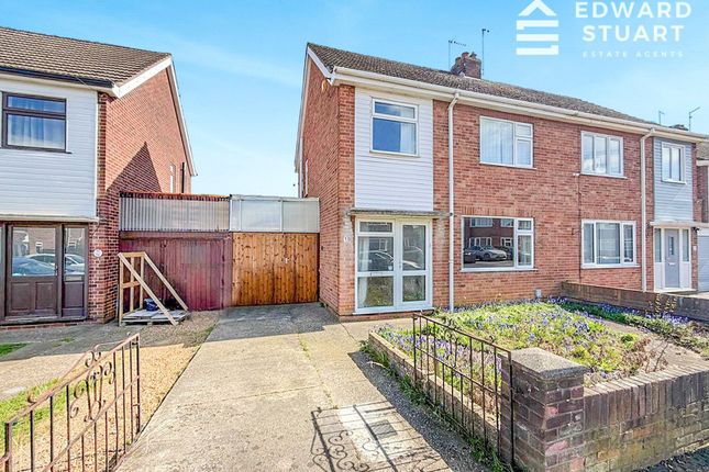 3 bed property, in Desborough Avenue, £225,000