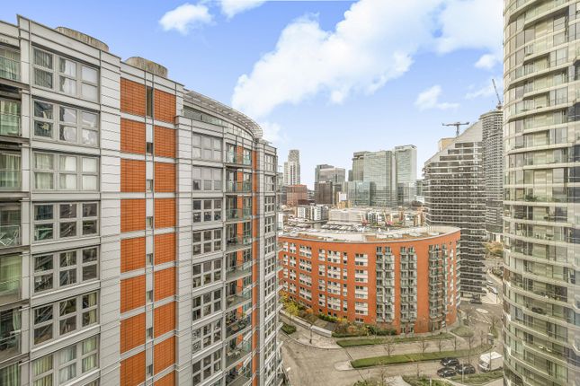 1 bed property, in 1405 Ontario Tower, £230,000