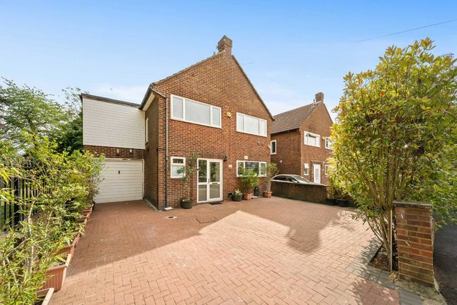 4 bed property, in Clymping Dene, £699,950