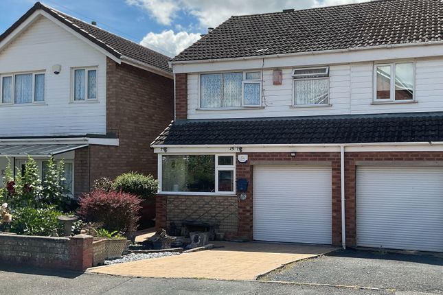 3 bed property, in Clee Road, £225,000