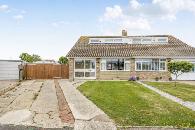 2 bed property, in The Court, £350,000