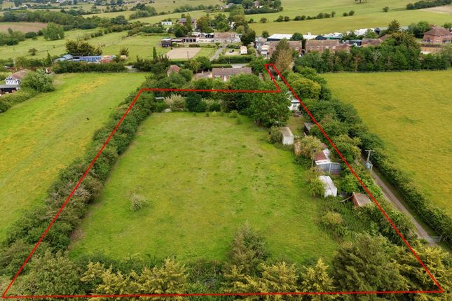 2 bed property, in Brambles, £275,000