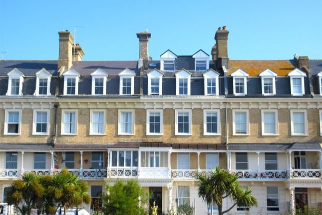 1 bed property, in Heene Terrace, £175,000