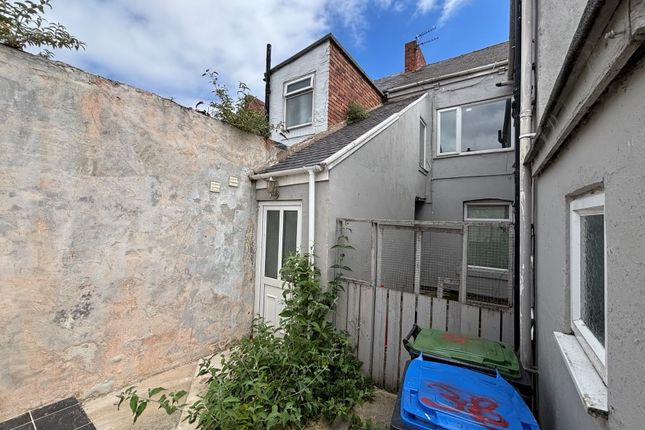 2 bed property, in 38A Woods Terrace, £25,000