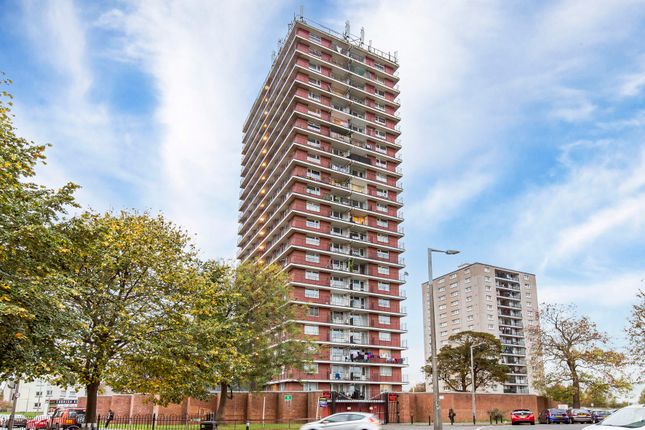 2 bed property, in 87/12 Pennywell Gardens, £80,000