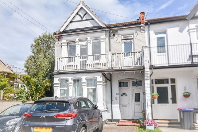 2 bed property, in Chelsea Avenue, £200,000