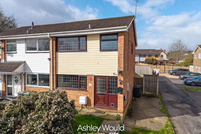 3 bed property, in Cherry Tree Walk, £210,000