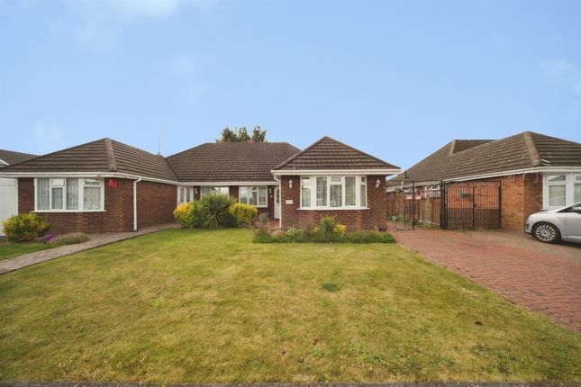 2 bed property, in Westmorland Avenue, £350,000