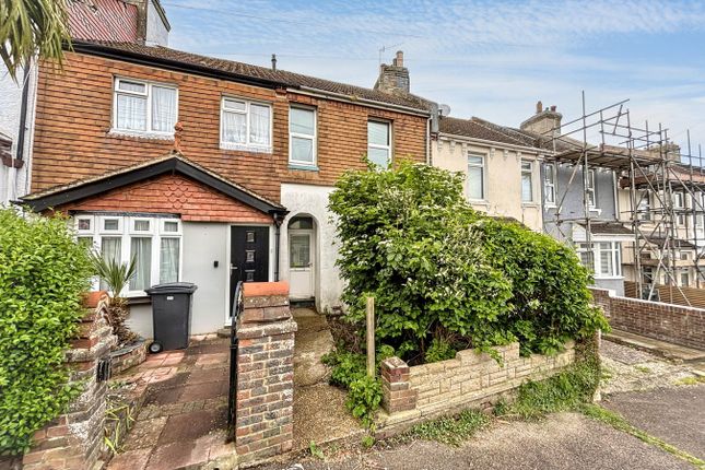 2 bed property, in Percy Road, £150,000