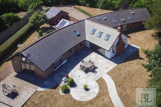 5 bed property, in Brightwell Road, £1,050,000