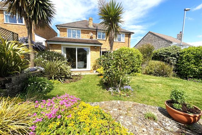3 bed property, in Chalbury Close, £500,000