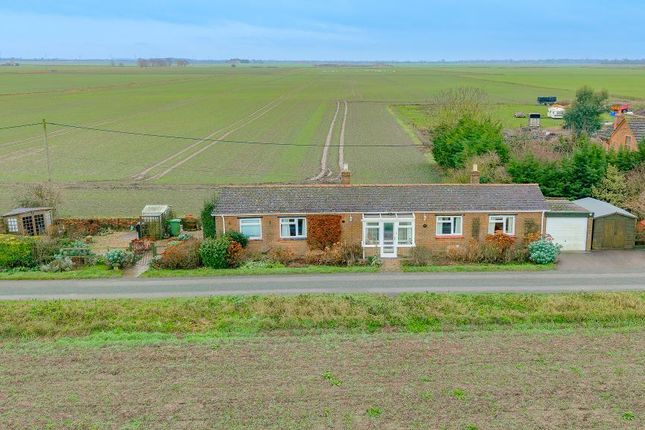 2 bed property, in Horsehead Drove, £160,000