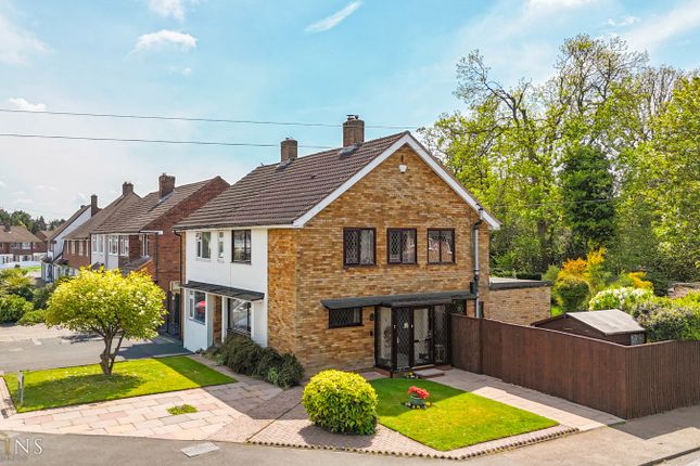3 bed property, in Ley Hill Road, £415,000