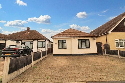 4 bed property, in Harrow Crescent, £550,000