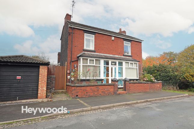 2 bed property, in Elm Street, £170,000