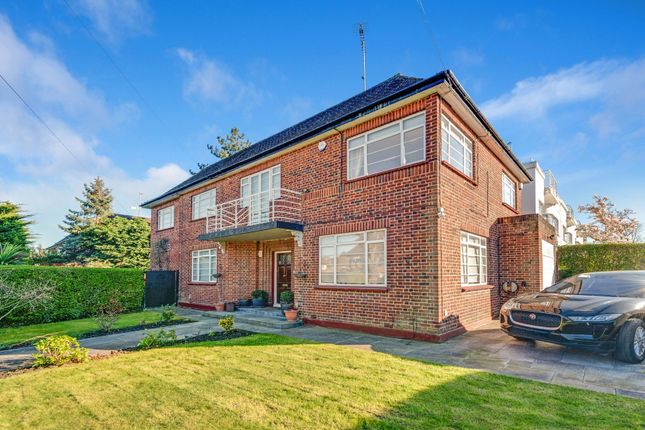 4 bed property, in Linden Lea, £2,350,000