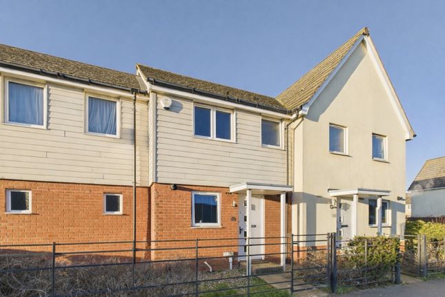 2 bed property, in Sterling Way, £280,000