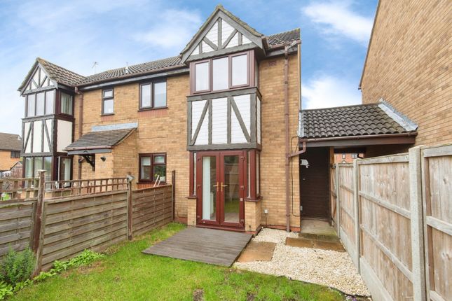 2 bed property, in Bunyan Road, £220,000
