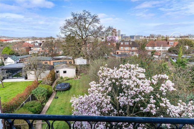 4 bed property, in Brunswick Road, £1,200,000