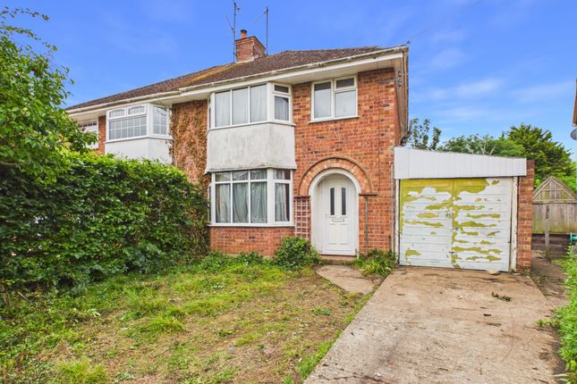 3 bed property, in Linden Close, £350,000