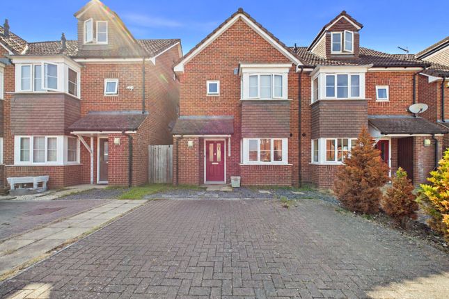 2 bed property, in Play Platt, £350,000