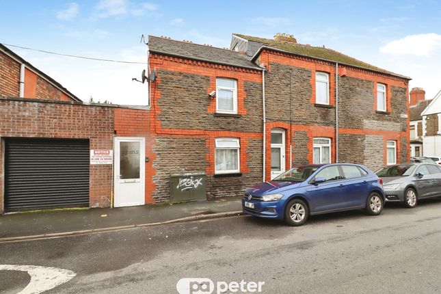 3 bed property, in Glenroy Street, £200,000