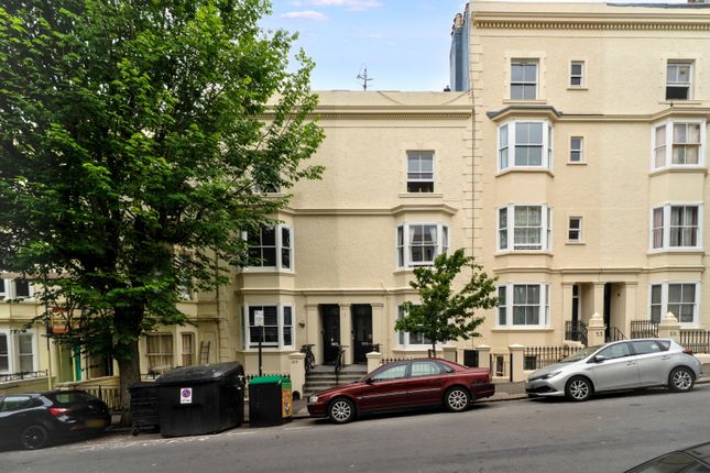 2 bed property, in York Road, £160,000